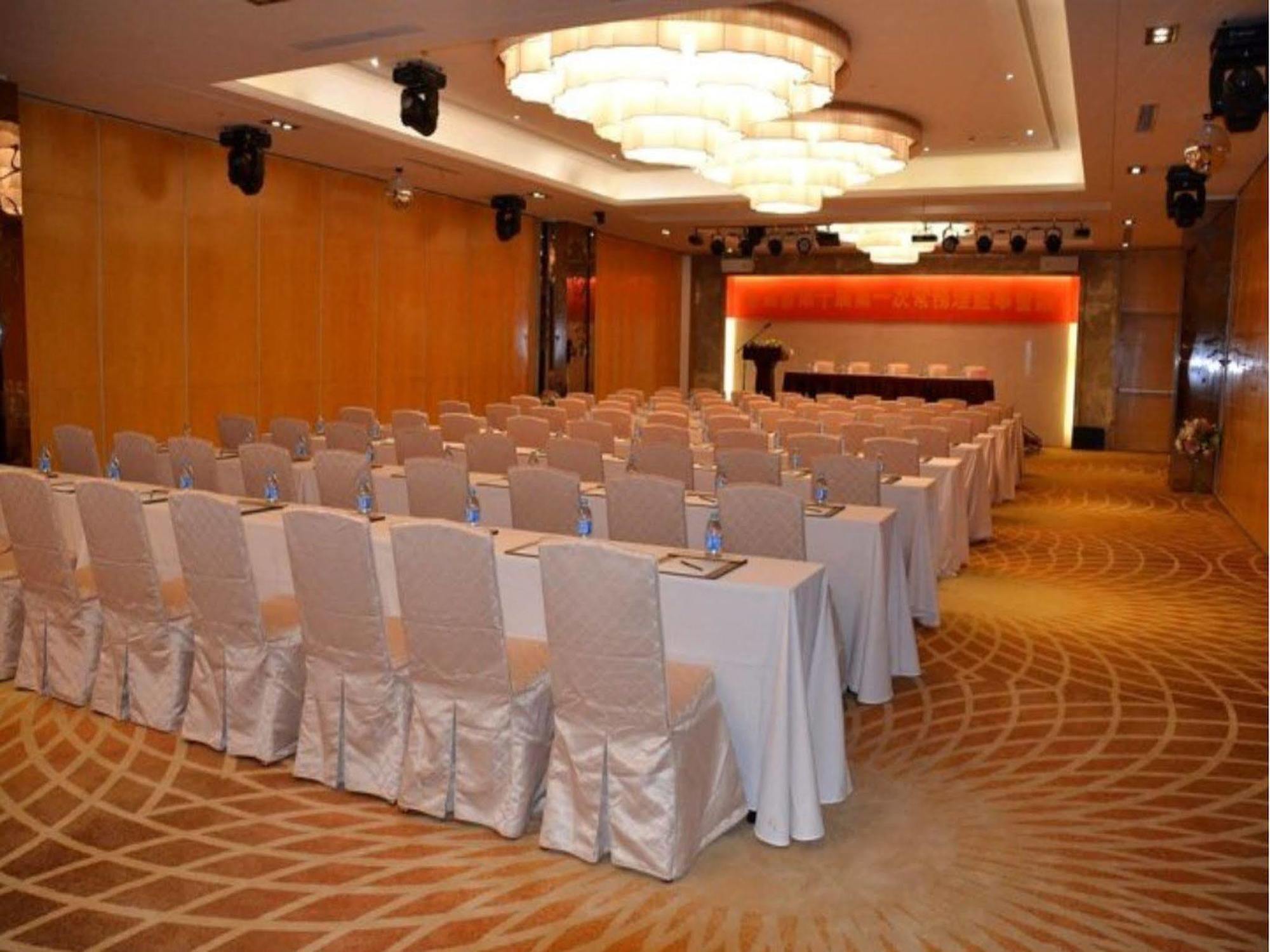 Windsor Park Hotel Kunshan Kunsan Kültér fotó